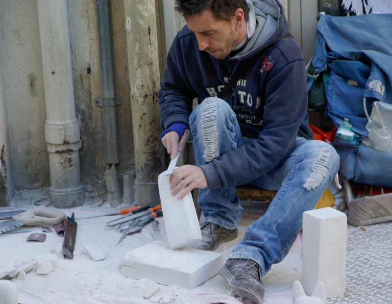 tailleur-pierre-TOULON-min_artisan_stonecutter_sculpture-1085967